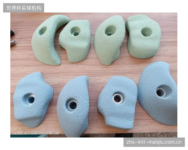 岩点制造商掌握着材料的疲劳数据，而场馆拥有真实使用场景的损耗信息，如何才能打破两者间的数据孤岛，协同优化产品寿命？